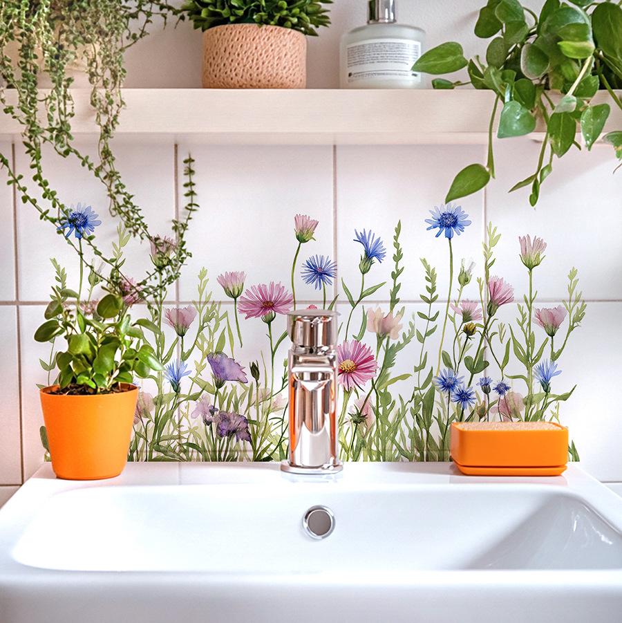 Samoprzylepne dekoracyjne naklejki ścienne w stylu akwareli, bukiet polnych kwiatów, umywalka łazienkowa