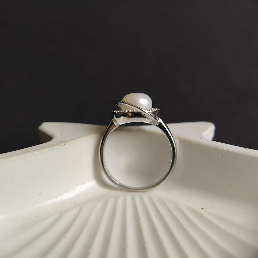 Серебряное кольцо с натуральным жемчугом, вес изделия 3,23 гр (2186571)