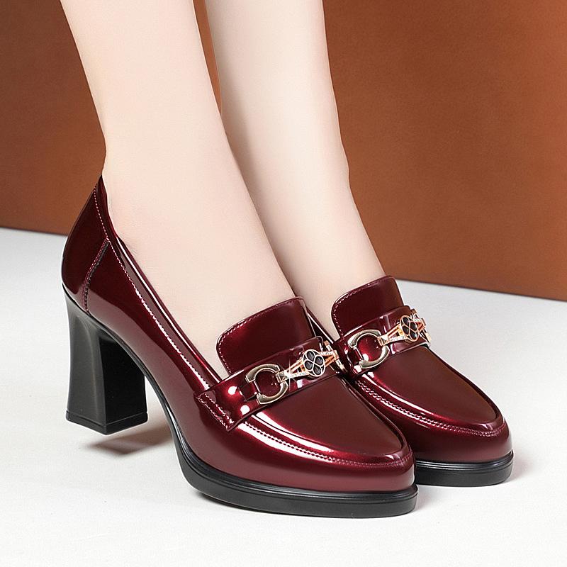 Mykt skinn og myk såle Komfortable mellomhælede Mote Mokasiner med tykk hæl Lakksko Enkelsko for kvinner