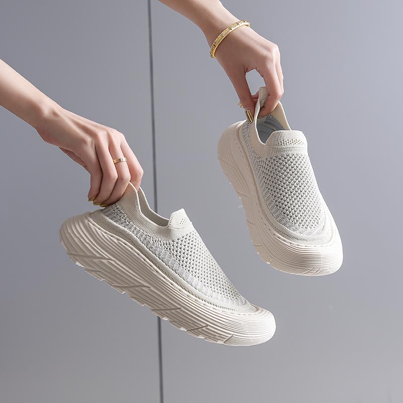 Sneakers spring soft soles are not tired, coconut shoes fly-woven mesh running fitness