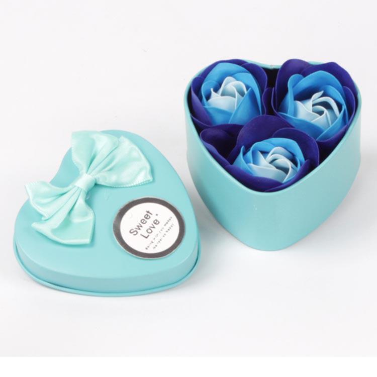 Valentine's Day Heart-Shaped Rose Soap Flower Gift Box for Girlfriend - Creative Souvenir