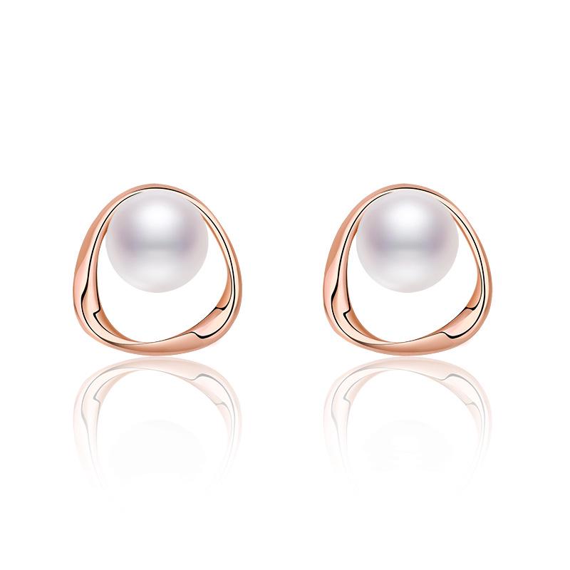 High-End Retro Pearl Circle Stud Earrings for Women - Light Luxury French Design, Perfect for Autumn and Winter