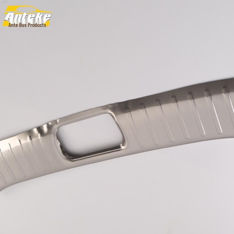 Tiida Rear Guard Plate Sequins: Trunk Tailgate Bumper Pedal Modification Accessory