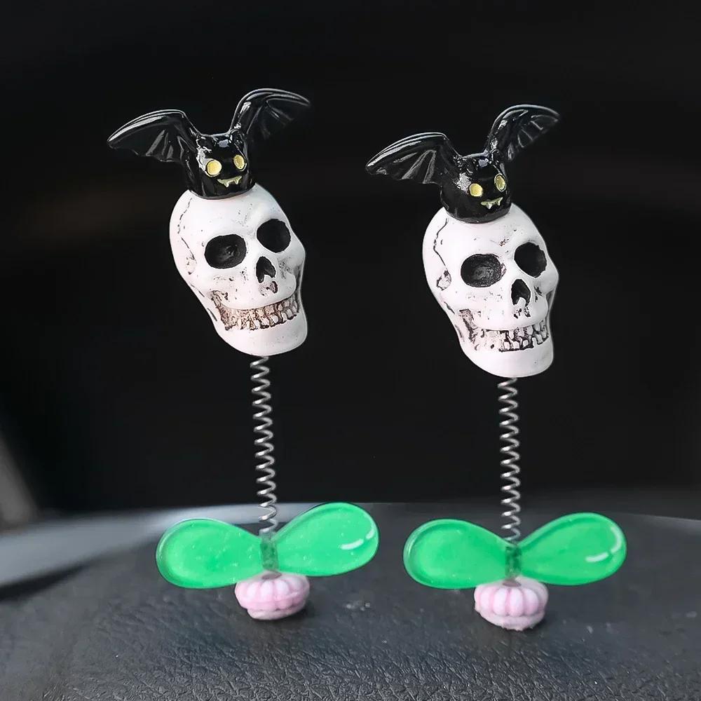 Halloween Car Shaking Skull Ornament Automotive Dashboard Center Console Bat Skull Decoration Accessories Funny Gift Ornaments