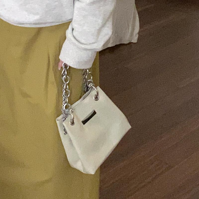 Маленькая сумка Женская новейшая универсальная сумка-тоут Маленькая квадратная сумка Высококачественная сумка на цепочке Сумка-мессенджер