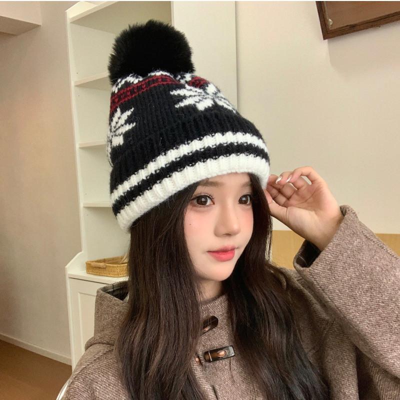 Fashionable Knitted Snowflake Hat With Fleece Lining For Winter Activities чёрный