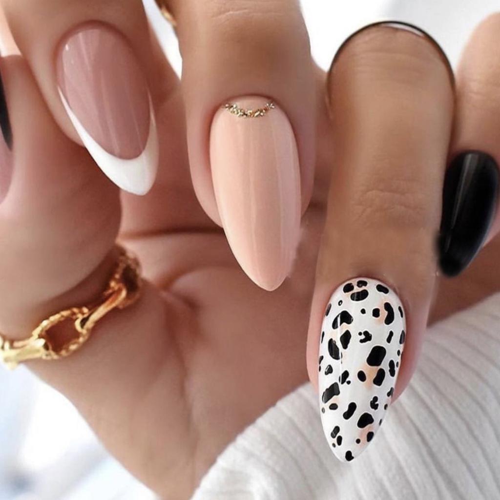 24Pz Unghie Finte French Leopardate Dorate a Mandorla Press-On Lunghezza Media Ovali Punte Unghie Finte Manicure Indossabile