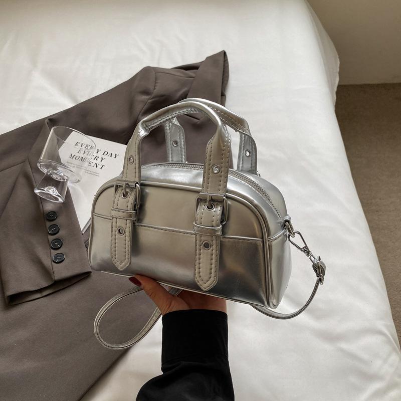 Fashion hand carry small square bag women's simple shoulder bag 2025 summer versatile texture commuter pillow bag messenger bag