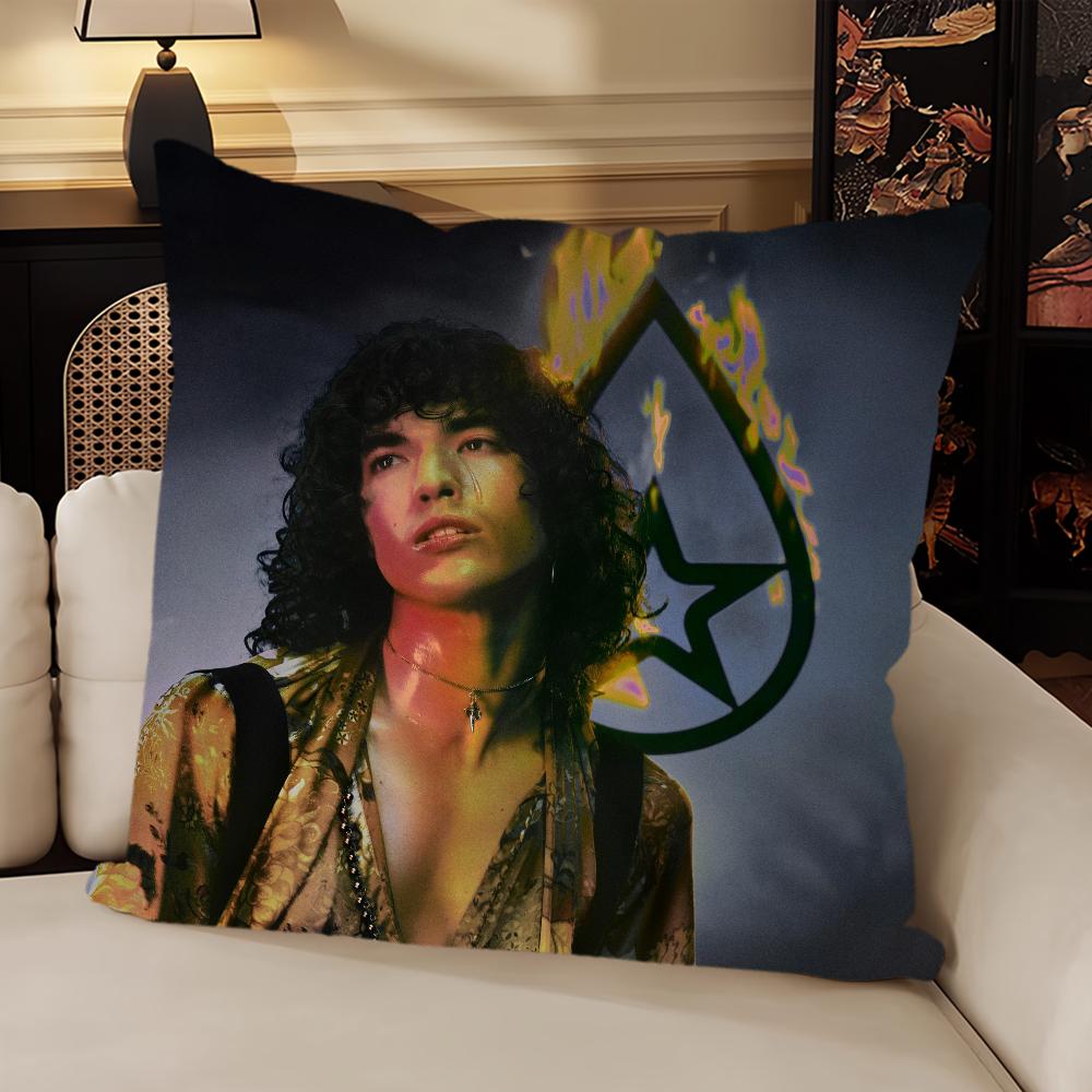 Sänger Conan Gray Feiertage Neue Kissenhülle Sofa Wohnzimmer Schlafzimmer Kopfteil Rückenlehne Kissen Quadratisches Kissen Nickerchenzeit