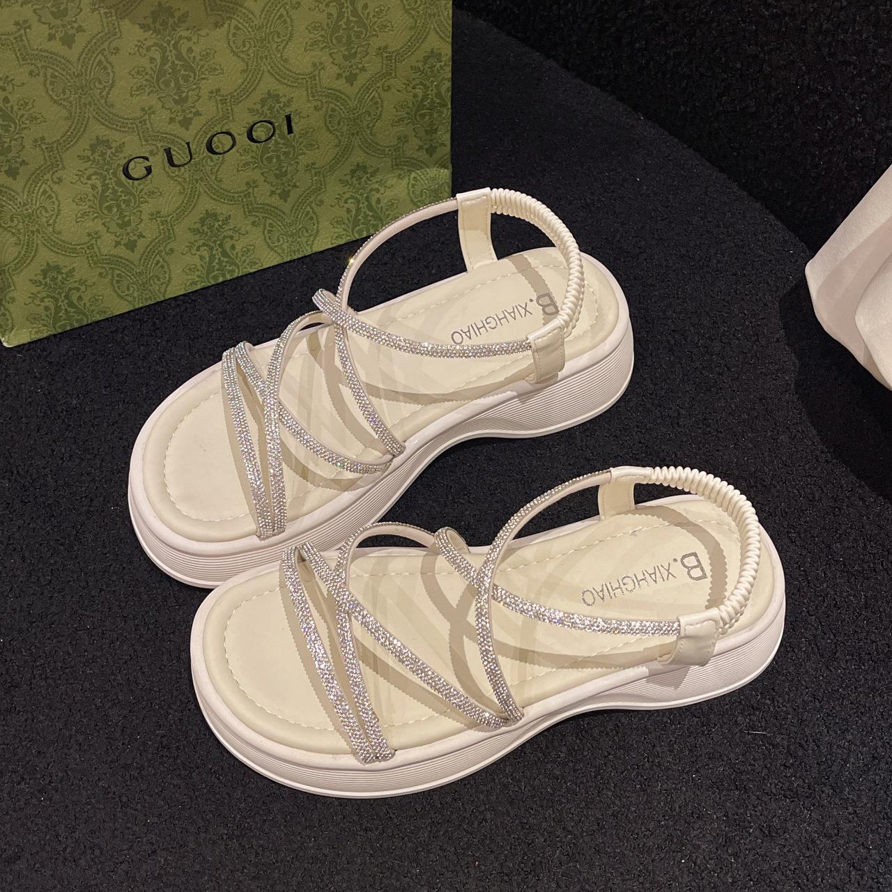 

Женские летние босоножки на толстой подошве со стразами и высоким каблуком 35 бежевый