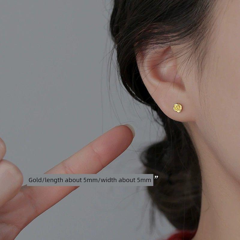 

[Xiangnan] 999 Pure Silver Rose Stud Earrings New 2023 Best Selling Female Earrings Fancy Autumn and Winter Ear Rings 999 silver rose earrings Gold (two price)