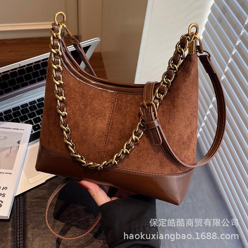 Chain underarm bag women's 2025 autumn and winter new popular fashion versatile retro shoulder bag crossbody bucket bag