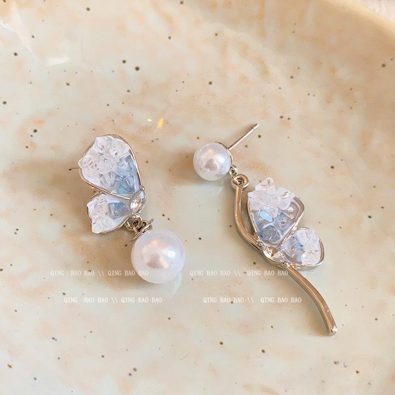 Asymmetrical Milk Blue Ice Crystal Earrings, High-end Feeling, Fresh Girlish Temperament Earrings, Silver Needle Earrings, Tide
