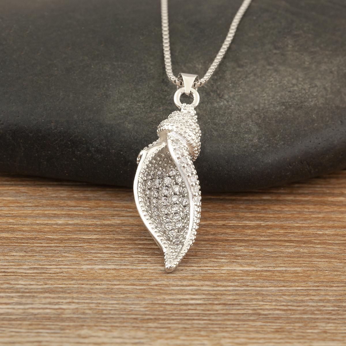 

Nidin Fashion Conch Pendant Necklace For Women Men Bohemian Crystal Zircon Summer Beach Vacation Clavicle Chain Jewelry Gifts