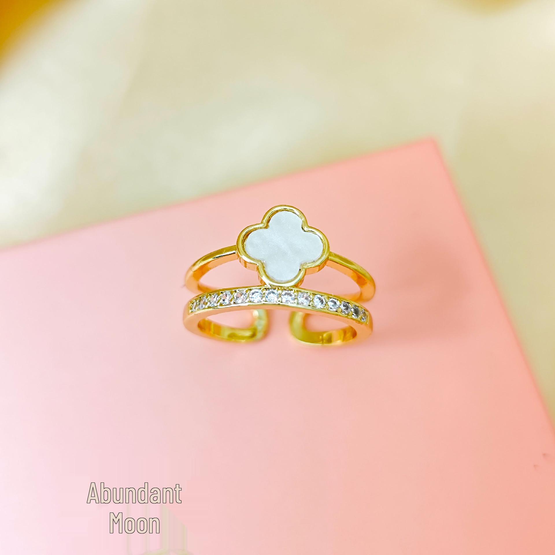 Women s Four-Leaf Clover Copper Ring - Stylish, Simple & Versatile Design