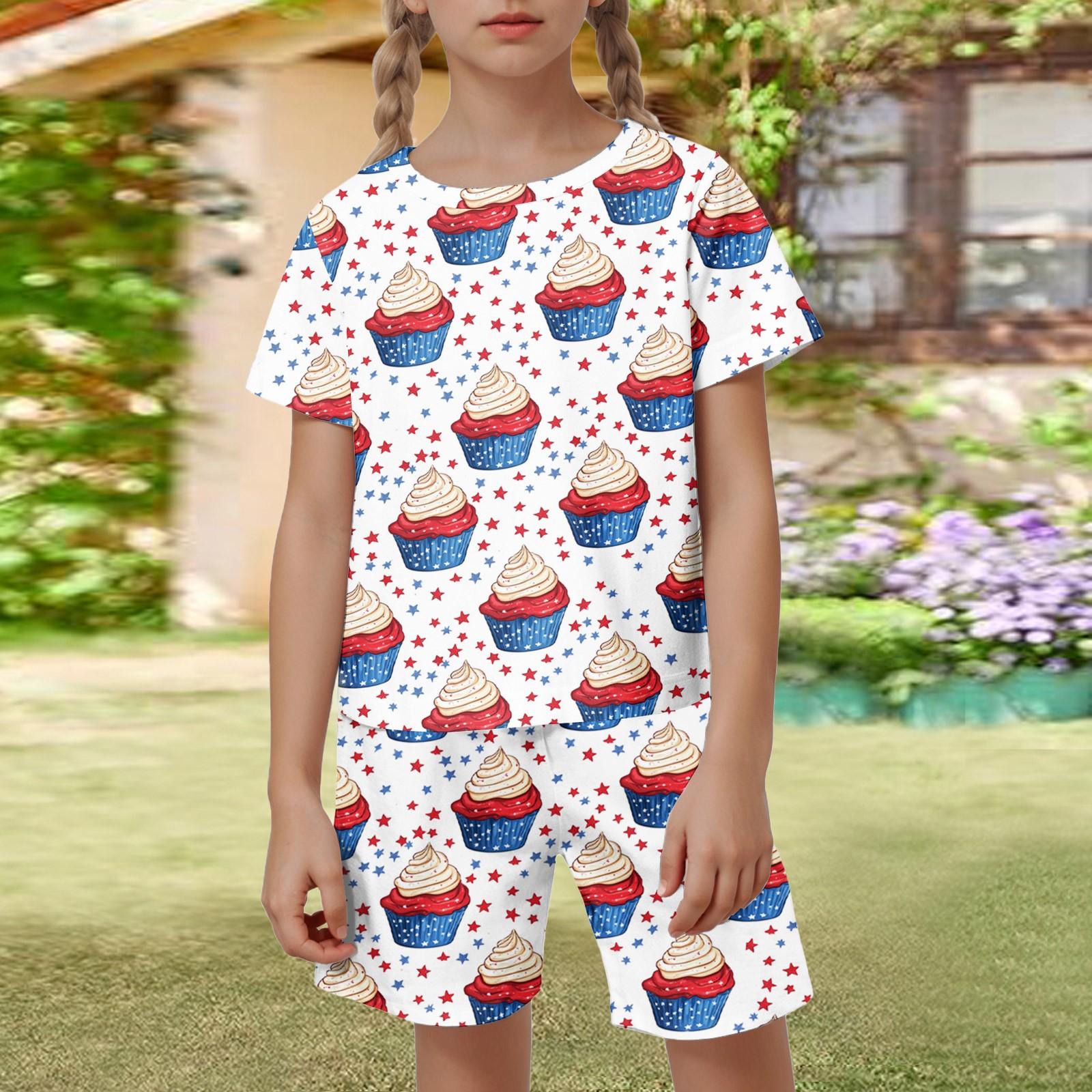 

Детский патриотический наряд - комплект из 2 предметов: короткий рукав и шорты для мальчика и девочки 100 красный