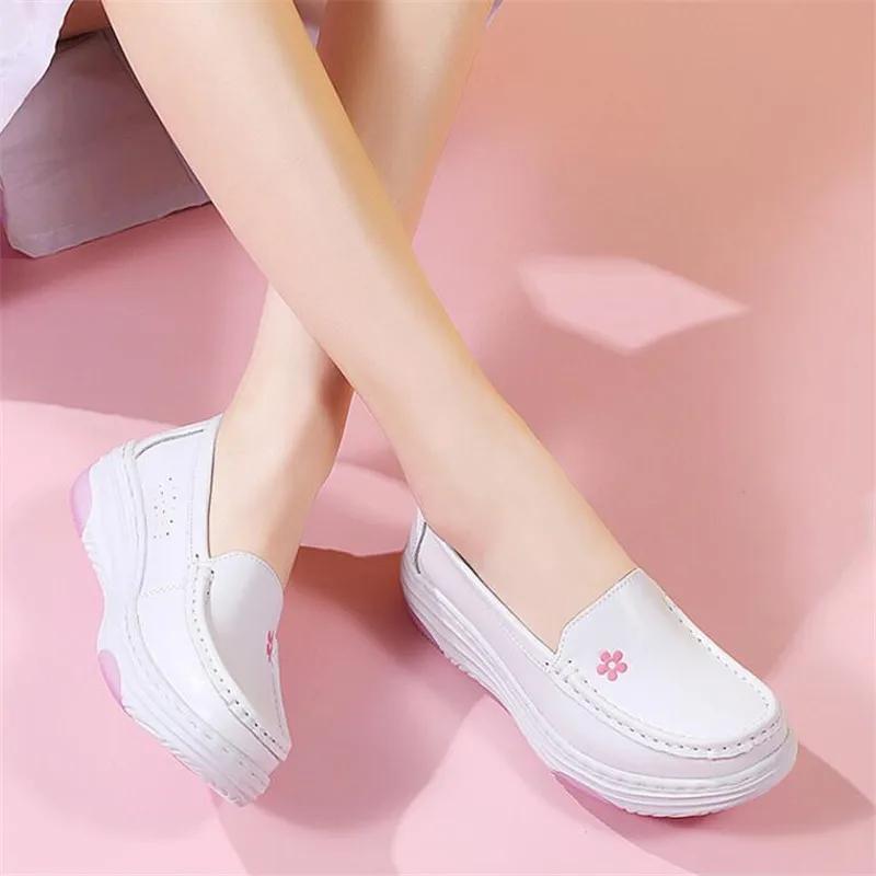 Women Walking Shoes Sneakers Comfortable Breathable Nurse White Slip-On Shoes Lightweight Female Platform Flats Footwear Casual