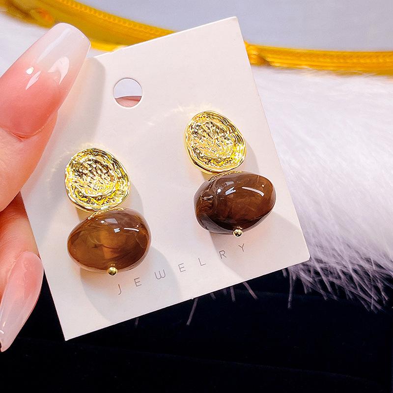 French Retro Metal Texture Pleated Amber Geometric Oval Earrings Tide Light Luxury Earrings Women