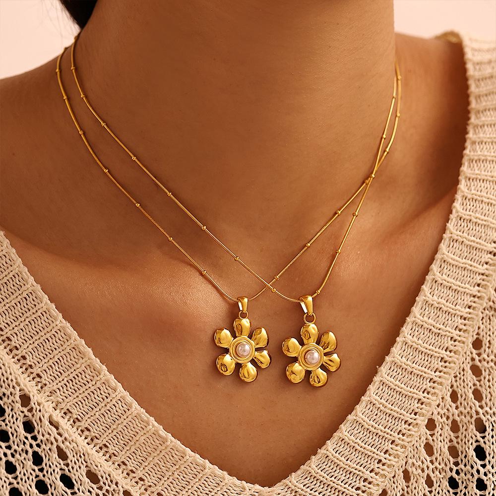 Qiong Yao Sunflower Pearl Pendant Necklace, Gold-Plated Stainless Steel for Women