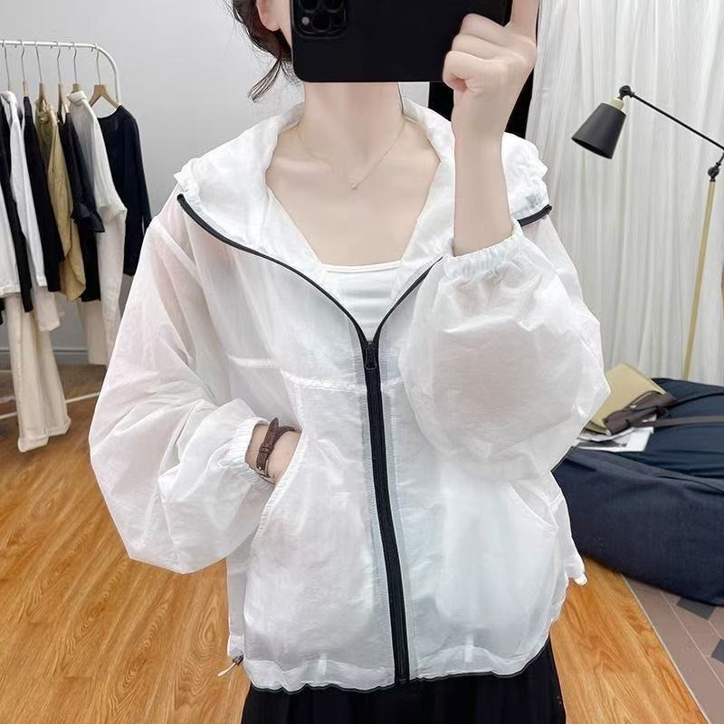 Women's Short Lightweight Loose-Fit Summer Sun Protection Jacket Design Versatile Hooded Outerwear for Small Figures