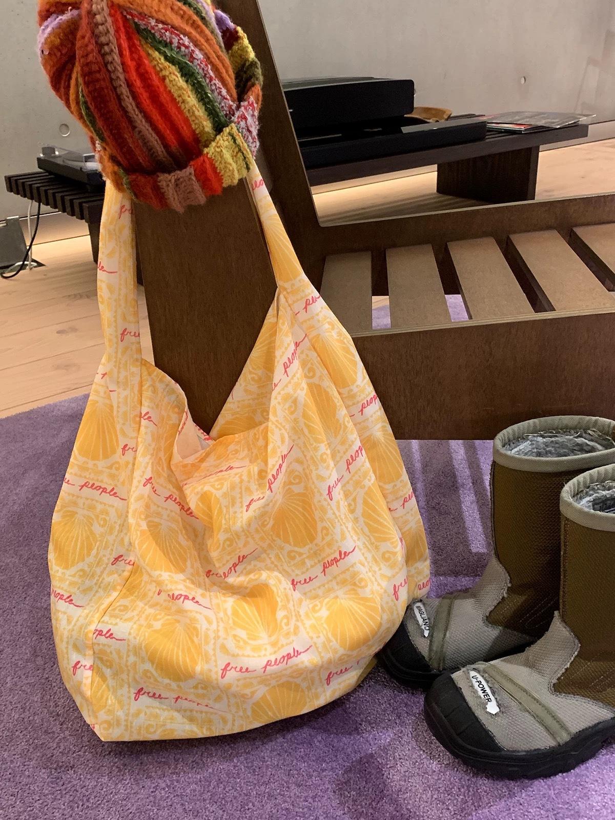 

A Casual and Laid-back Large-capacity Fresh and Artistic Single-shoulder Tote Bag жёлтый