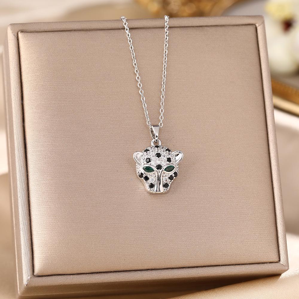 Women's Silver Titanium Steel Necklace with Micro-Inlaid Zircon - Elegant, Durable Clavicle Chain Jewelry