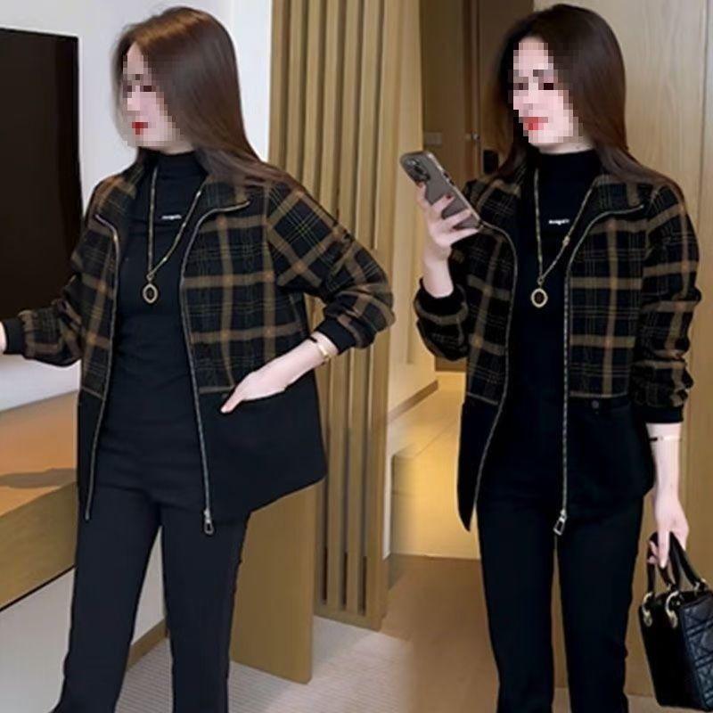 Winter 2025 Fashionable Casual Loose Fit Mother’s Top with Pocketed Jacket