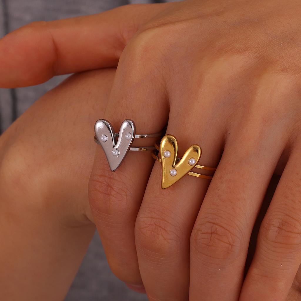 Doppellagige Breitring aus Edelstahl für Damen, Goldfarbe, Geometrisches Herz, Imitation Perle, Zirkonring Schmuck Party