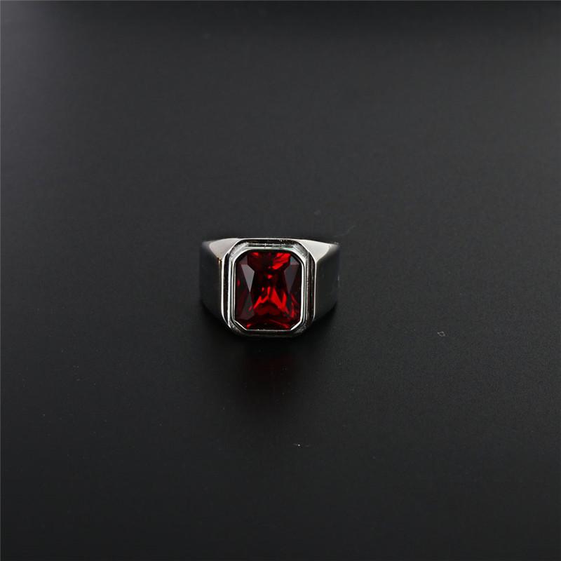 

Кольцо из титановой стали с квадратным камнем - красный и черный сапфир в стиле панк-рок Size 9
