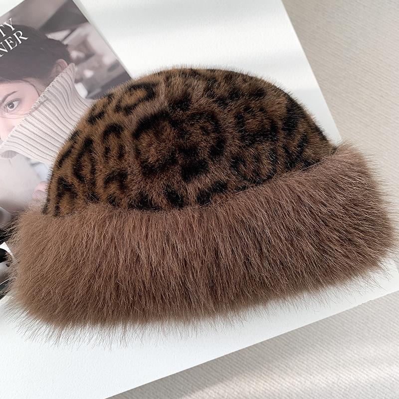 

Корейська Персоналізована Плюшева Шапка з Леопардовим Принтом Зимова Імітація Хутра Потовщена Тепла Шапка для Захисту Вух Жіночий Універсальний Шарф Шапка Дині