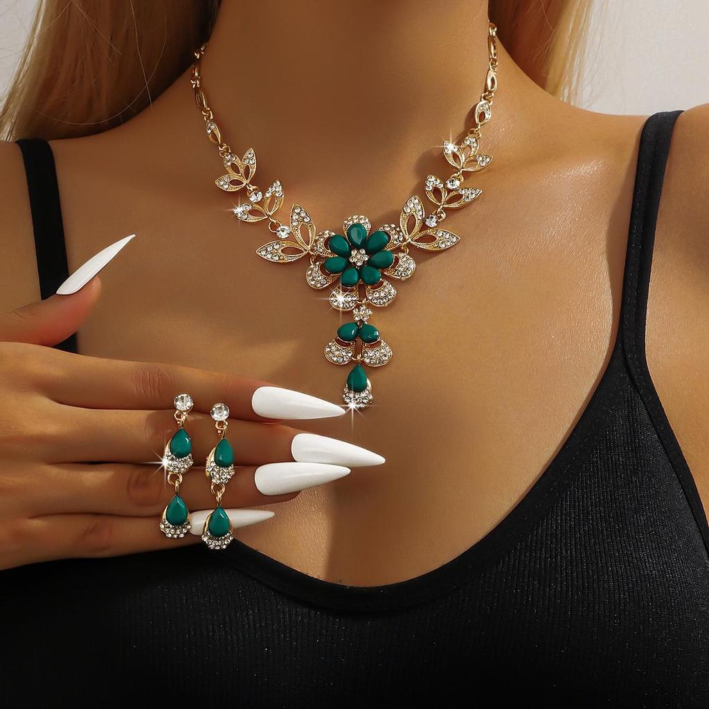 Colorful Retro Floral Bridal Jewelry Set with Alloy and Diamond Inlays
