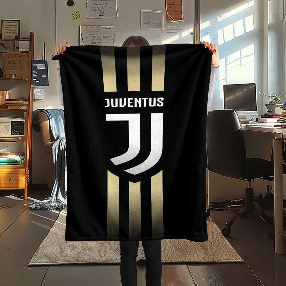 1PC Juventus Football Club Patterned Flannel Blanket Suitable For All Seasons for Home Decor Warmth and Comfort Gifts Holiday Present