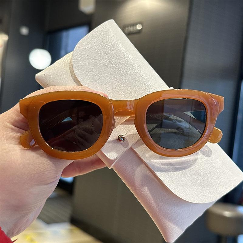 Retro Round Small Frame Sunglasses UV400 Protection High End Unisex Shades Outdoor Trendy Goggles Resistant
