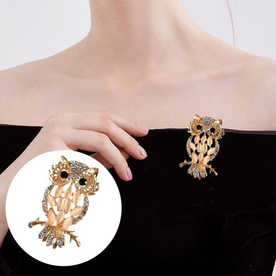 Brooch Golden Metal Owl Shape Brooch Pin with Warm Shell Texture 3D Design Rhinestone Inlay Badge Vintage Owl Accessory