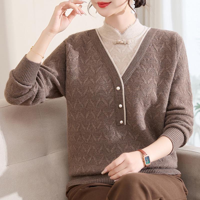 2025 Autumn/Winter New Arrival: Loose Long Sleeve Knit Sweater for Middle-Aged and Elderly Women - Simple, Comfortable Fake Two-Piece Style