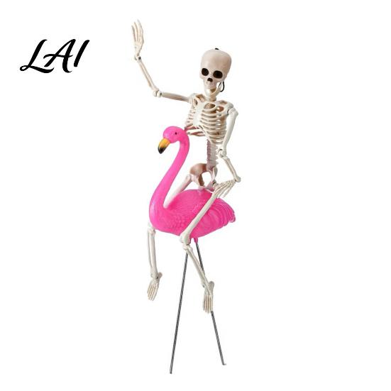 Outdoor Halloween Dekoration Skelett Flamingo Dekoration Rosa Vogel Gartenkunst mit Dekoration Bewegliche Beine Gruselige Rasenverzierung für Garten Metall Boden A pink