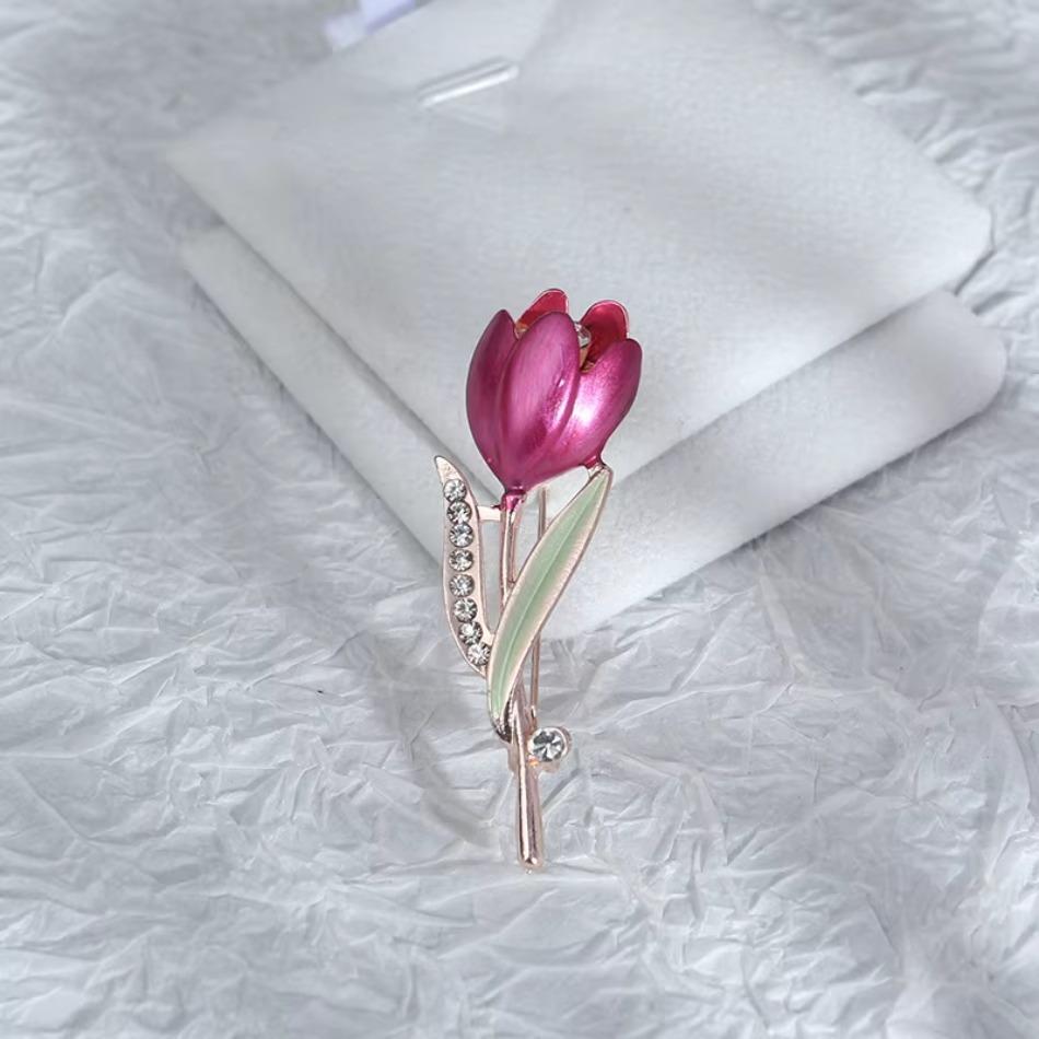 1 Pcs Diamond Studded High-end Brooch Women's Scarf Buckle Alloy Chest Flower Cartoon Fashion Versatile Pearl Rhinestone