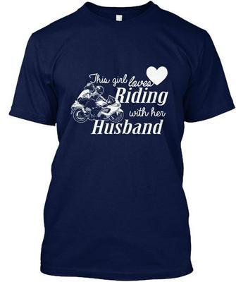 Ich liebe Ehemann Dieses Mädchen liebt es, mit ihrem T-Shirt zu fahren Hergestellt in den USA Größe S bis 5XL