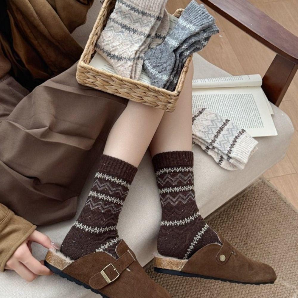 Chaussettes rayées mi-mollet Chaussettes longues chaudes Nouvelles chaussettes pour femmes Automne Hiver