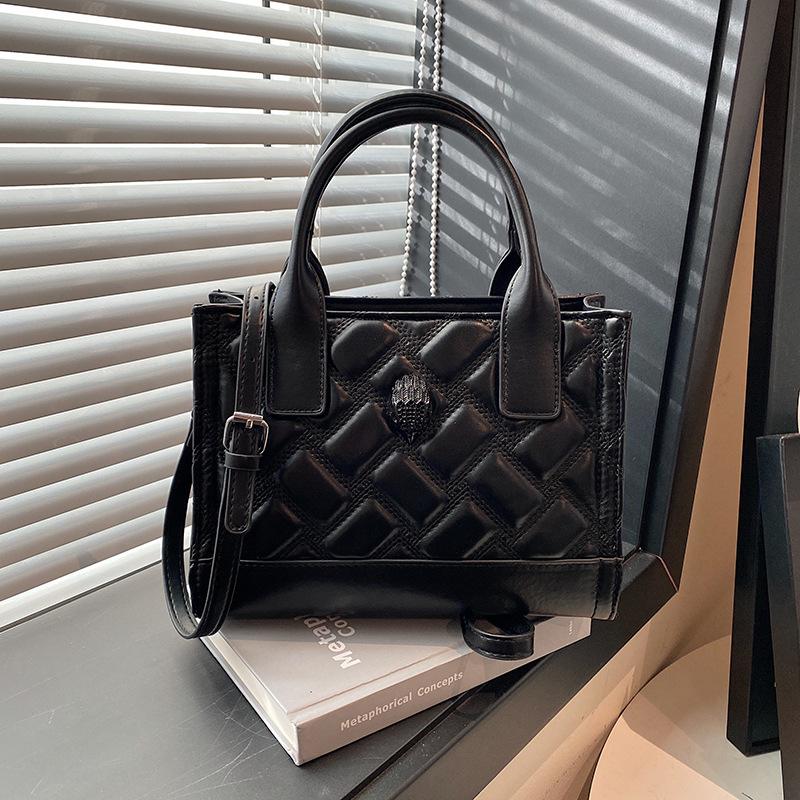 New high-end bag Snakehead embroidery thread killer bag portable shoulder women's bag