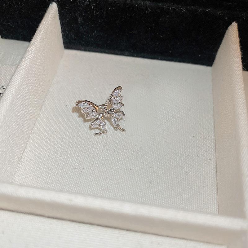 Korean ins style high-end multi-layer butterfly ear clips, new ear bone clips without ear piercings, light luxury atmosphere earrings, women