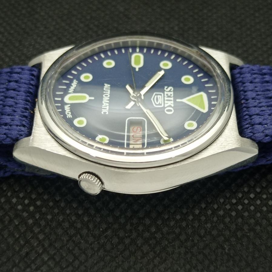 USED VINTAGE SEIKO 5 AUTO 7019A JAPAN MENS DAY/DATE SILVER WATCH 621e-a415914-2 SKU621e-a415914