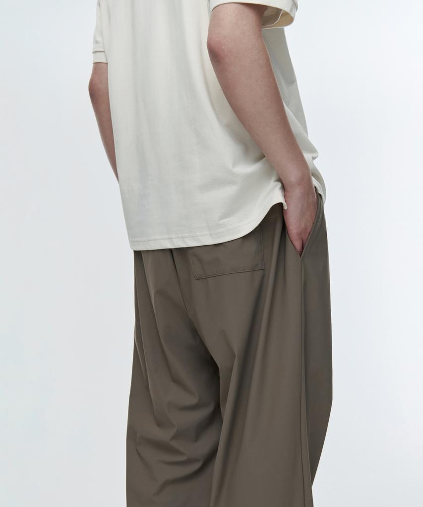 MUSINSA STANDARD Cooling Deep Tuck Wide Elastic Waist Pants [Dusty Beige]