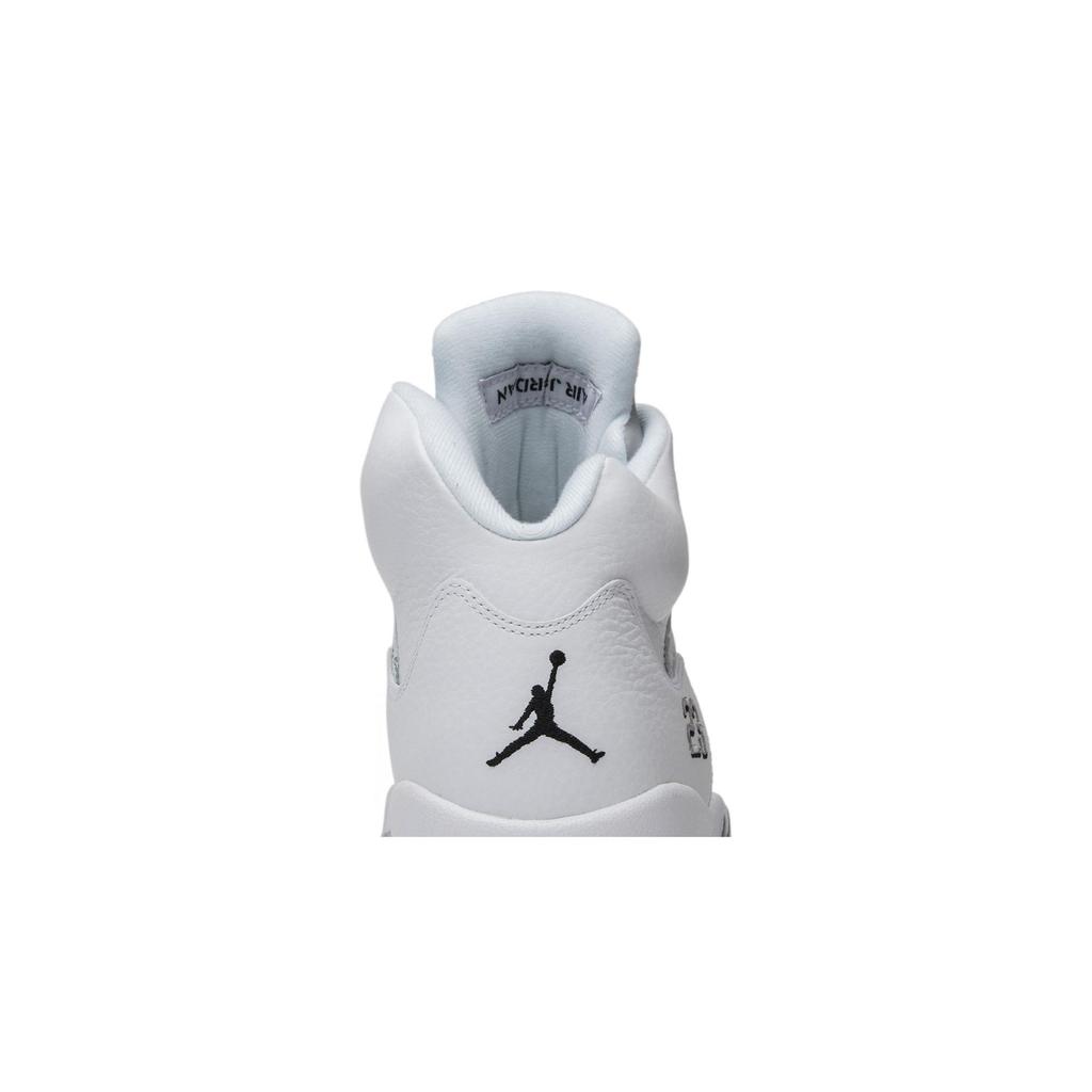 Air Jordan 5 Retro 'White Metallic' 2015 (Unisex) White / Metallic Silver / Black Vintage Basketball Shoes 136027 130