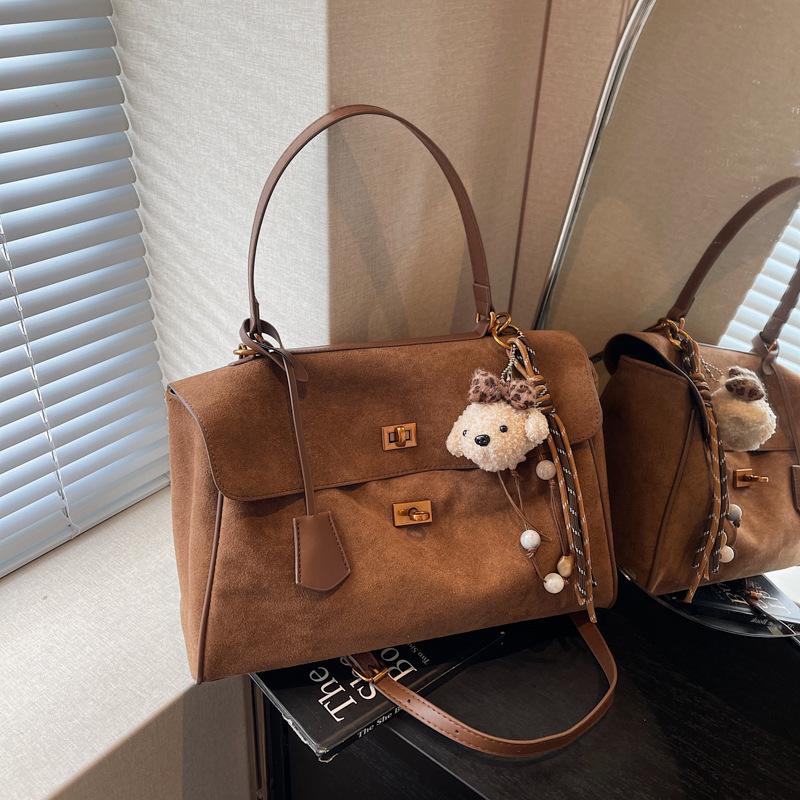 Premium Commuter Retro Matte Messenger Bag 2025 Autumn and Winter New Women's Shoulder Underarm Bag Portable Tote Bag