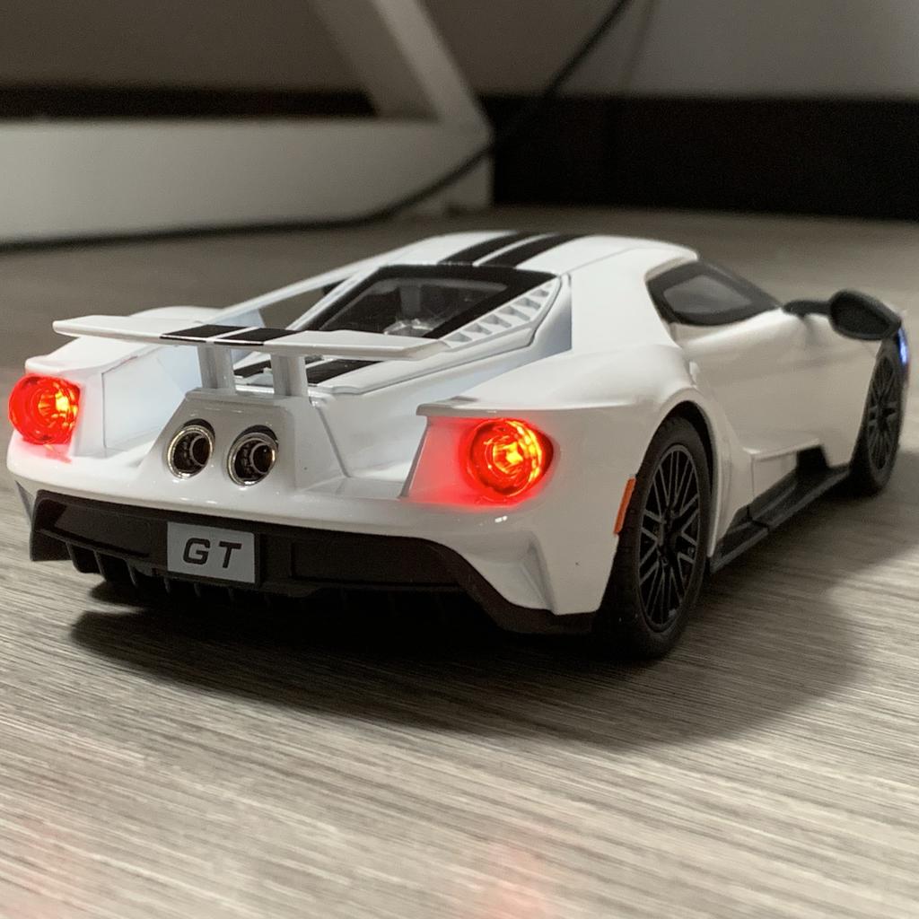 1:24 Ford GT Supercar Diecast Alloy Pull Back Model Car Interior Ornaments & Car Central Control Decor Trendy Living Room Decor