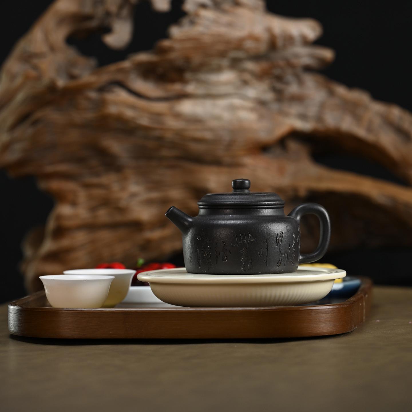 

250ml Ancient Yixing Purple Clay Teapots Handmade Carving De Zhong Pot Raw Ore Black Purple Mud Kettle Zisha Tea Set Ornaments