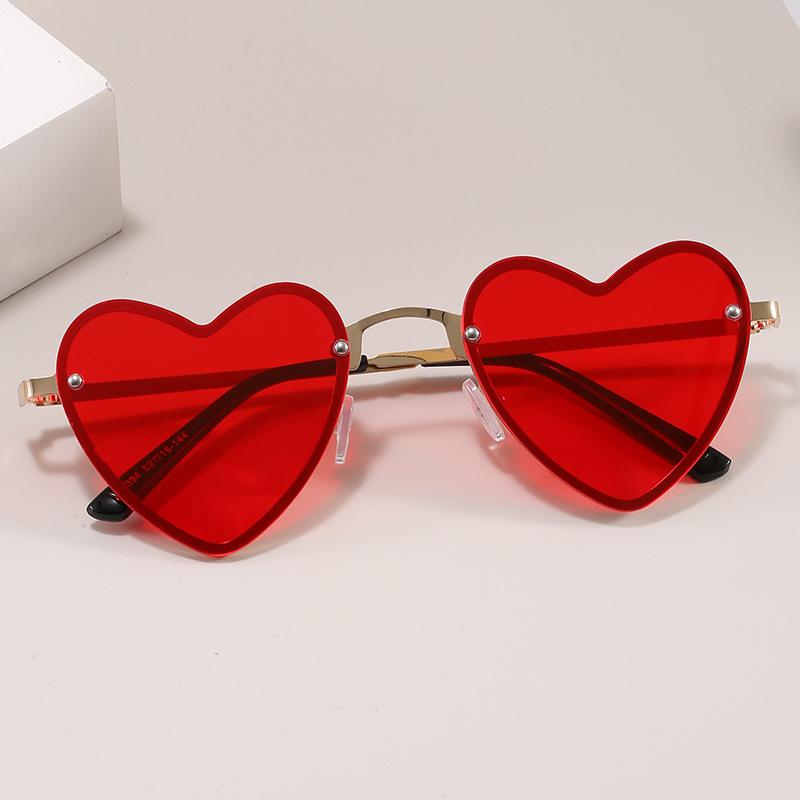 Love Heart Shape Women'S Sun Glasses European American Fashion Sun Glasses Woman Holiday Travelling Men Sunglass