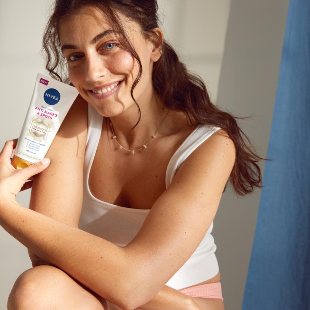 090979 Nivea Luminous630 Body Balm Even Skin Tone Anti Marks And Spots 200
