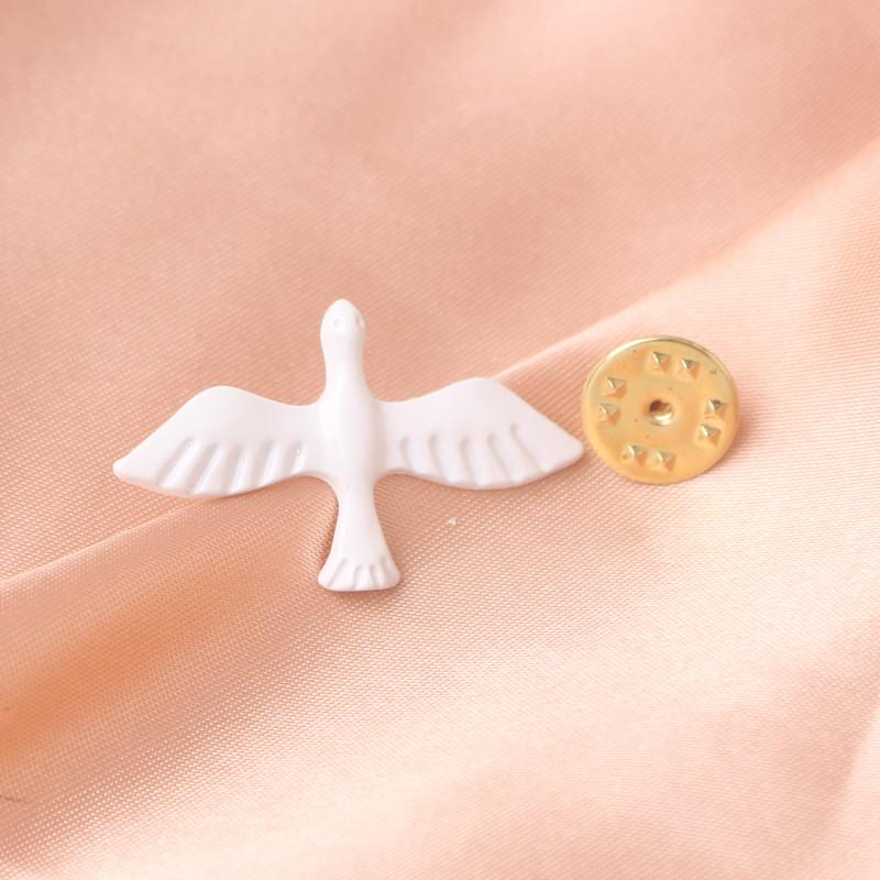 Peace Dove Women's Brooch Lapel Pin Collar Jewelry Anime Badges Halloween Christmas Gift Anime Pins New Year Fashion Brooches